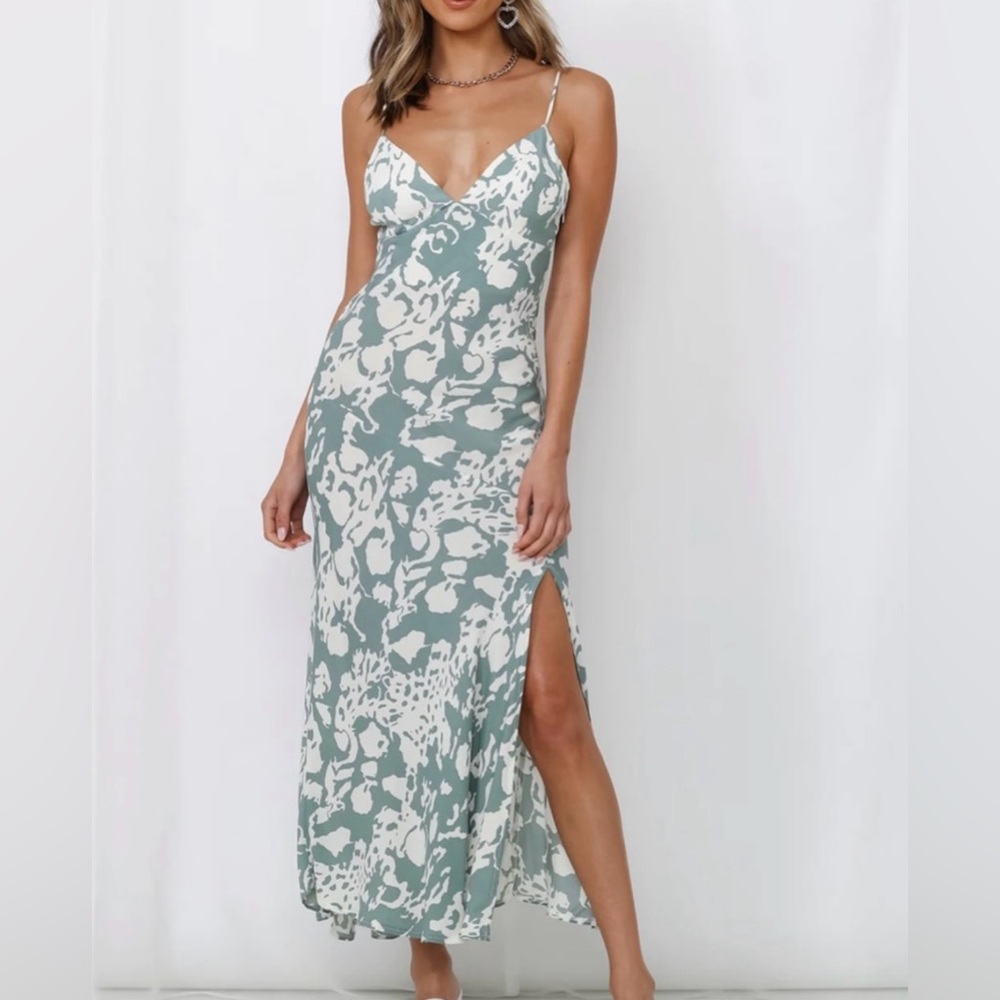Selfie Leslie downtown cami strap front split midi dress stencil print sage XS